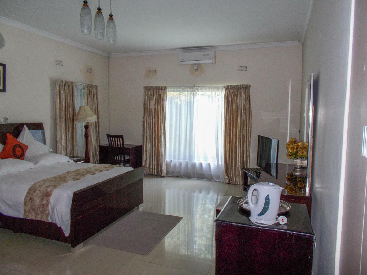 Waterfalls Hotel Lusaka Eksteriør billede